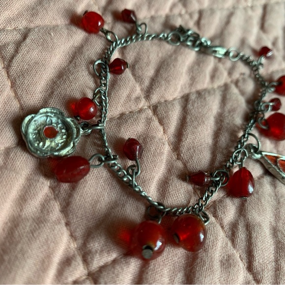 VINTAGE - Charm bracelet - Rubis Red beads - flower - Rolo chain dark - Picture 2 of 5